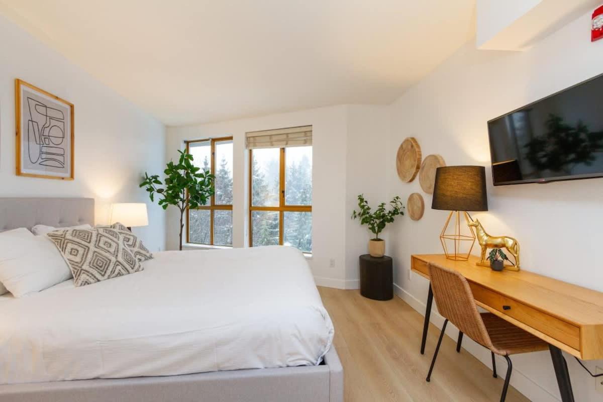 Renovated 1Bed-1Bath In Village With Pool, Hot Tub, And Sauna Whistler Exteriér fotografie