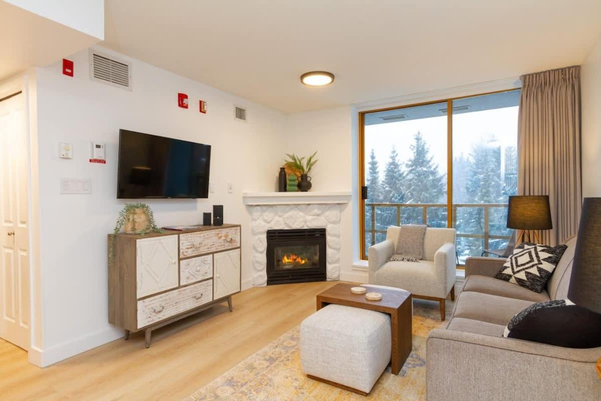 Renovated 1Bed-1Bath In Village With Pool, Hot Tub, And Sauna Whistler Exteriér fotografie